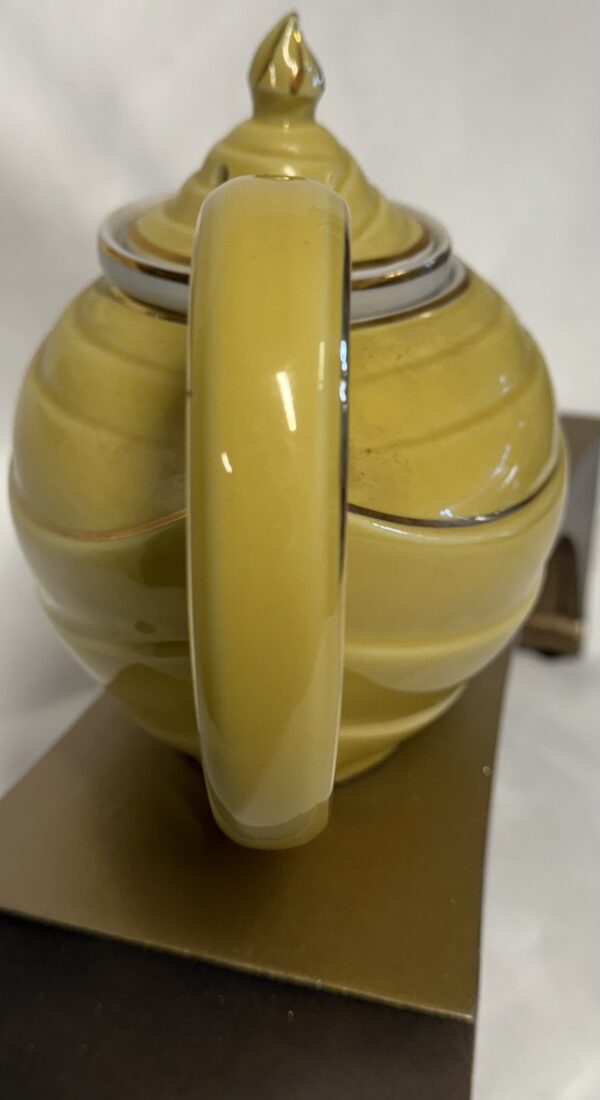 Yellow & gold aladdin teapot - Image 4