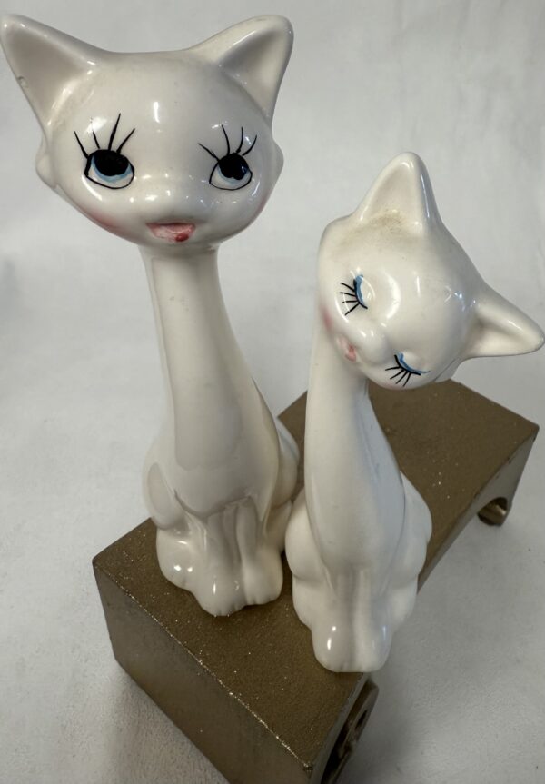 Pretty pair of MCM kitties - Image 2