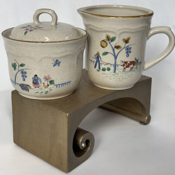 Charming Farm Life Heartland Sugar and Creamer