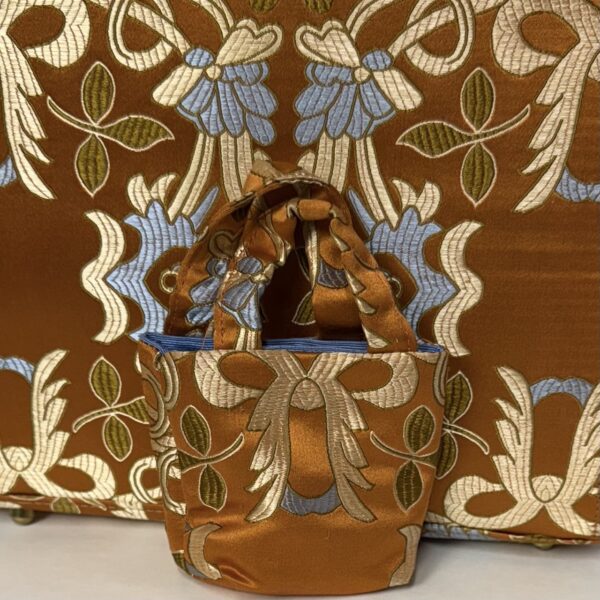 Glass-Bead Handled  Brocade Purse - Image 2